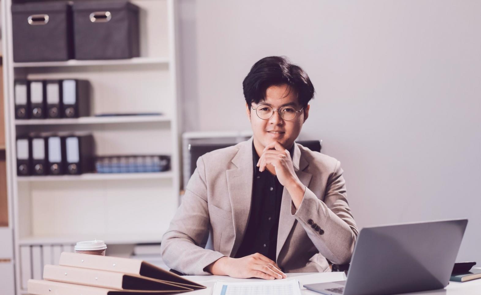 Financial analysis learning environment